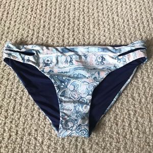 BNWT Roxy swim bottoms